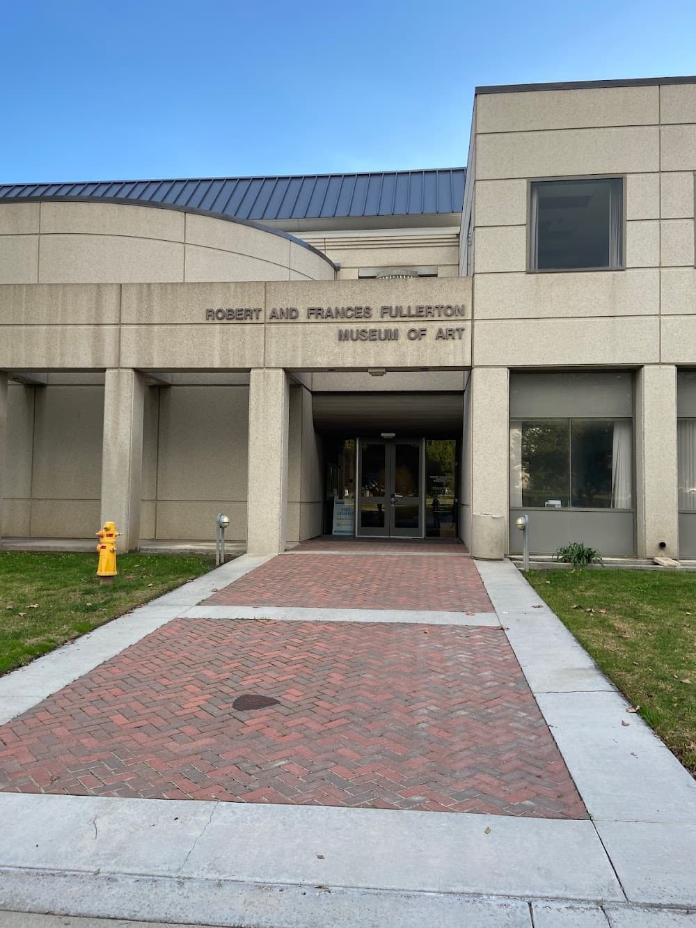 Robert V Fullerton Art Museum